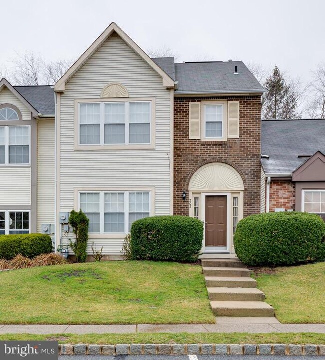 Building Photo - 203 Waverly Ct
