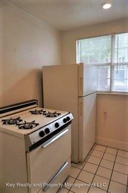 Building Photo - 3020 N Robinson Ave