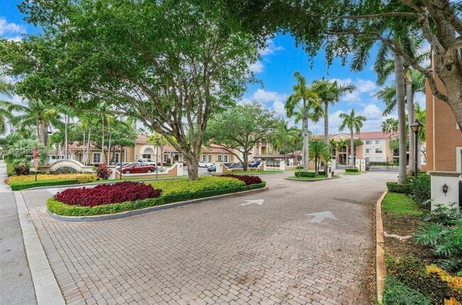 Building Photo - 6851 SW 44th St