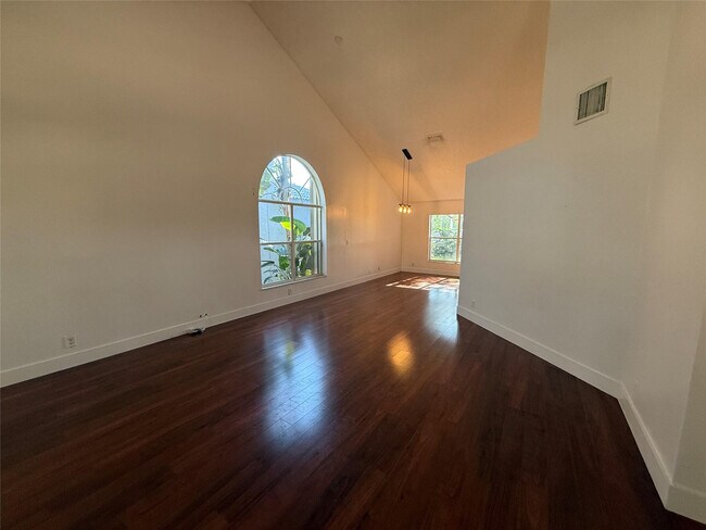 Foto del edificio - 2633 Bogota Ave