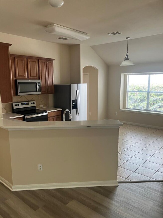Foto del edificio - 429 Falcon Ln