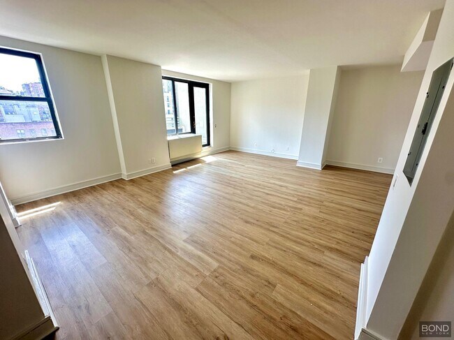 Foto del edificio - 323 W 96th St