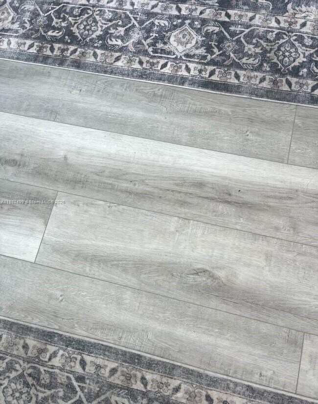 Foto del edificio - 17100 N Bay Rd