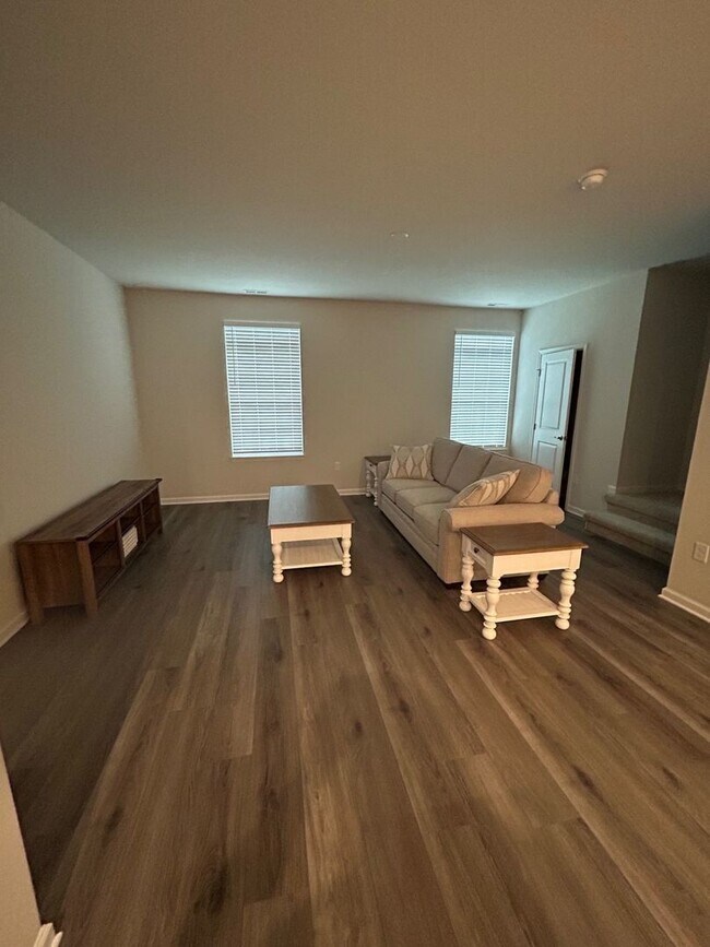 Foto del edificio - Lovely Colvard Farms Townhouse