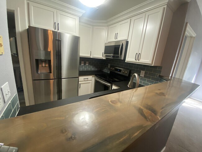 Foto del edificio - 8767 E Dry Creek Rd