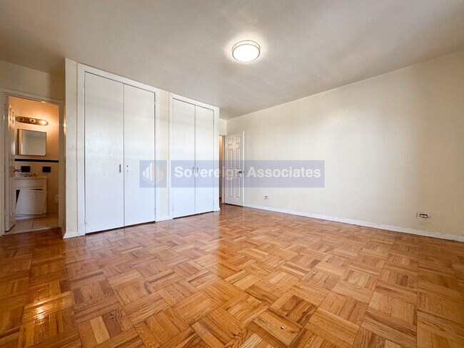 Foto del edificio - 210 West 251st Street