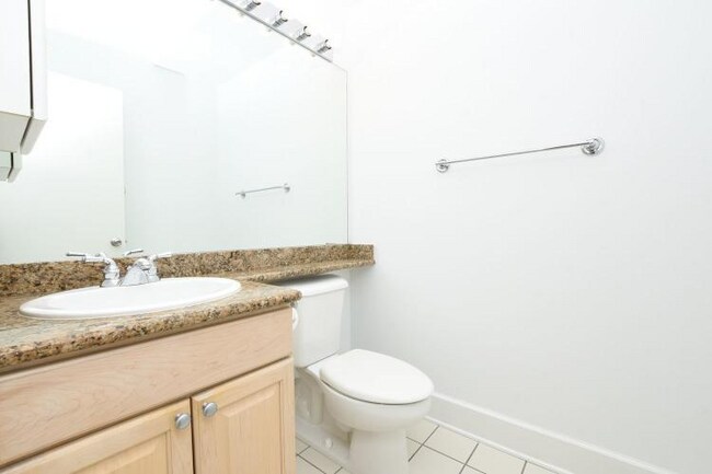 Foto del edificio - 165 N Canal St