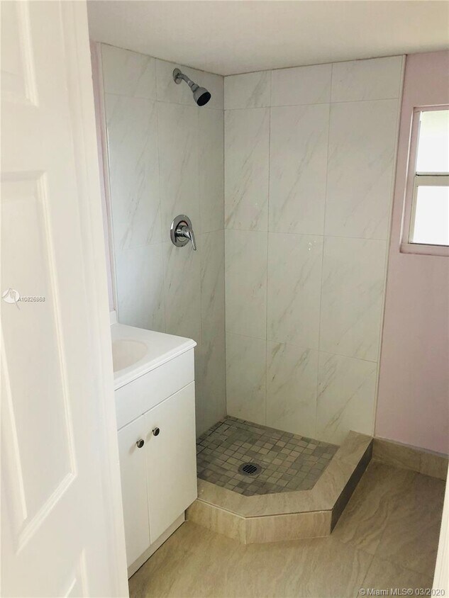 Foto del edificio - 6570 Sheridan St