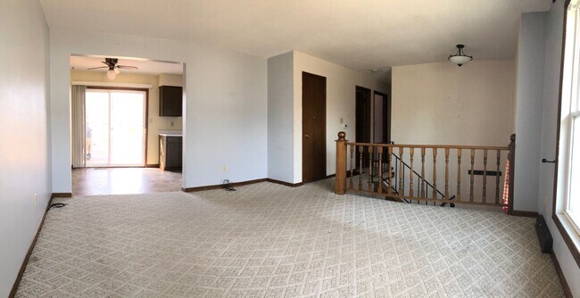 Foto del edificio - 4-Bed 2-Bath House in Cedar Falls