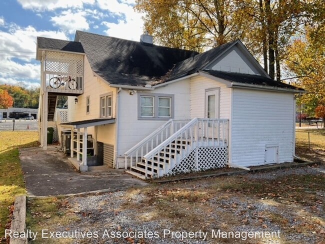 Building Photo - 3 br, 1 bath House - 1413 E. Harper Ave