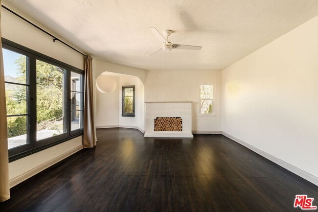 Building Photo - 1428 Holbrook St