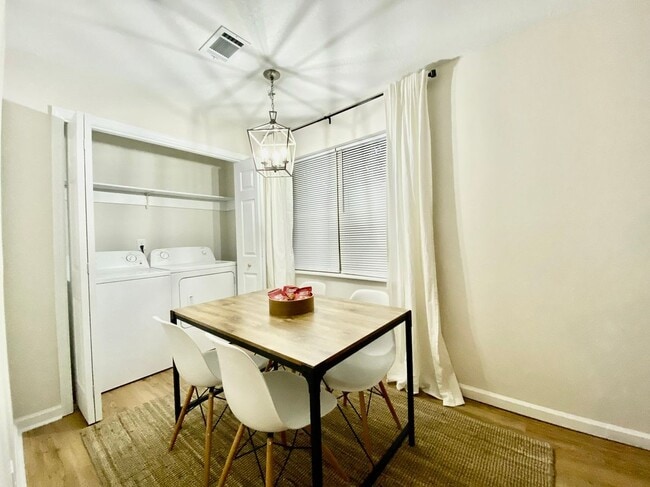 Building Photo - 533 Grant Ave