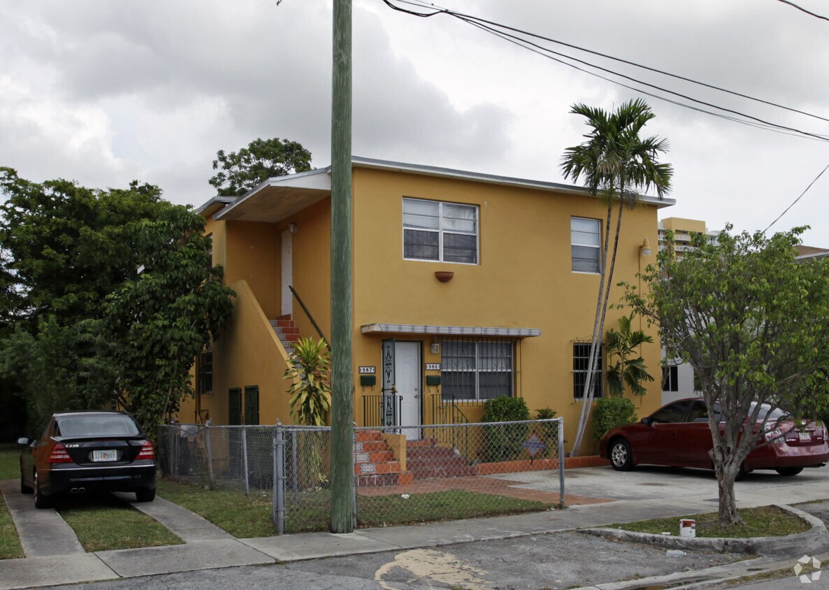Foto del edificio - 985 SW 10th St