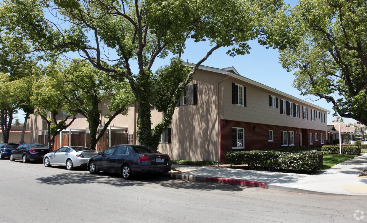Primary Photo - 355 Freeman Ave