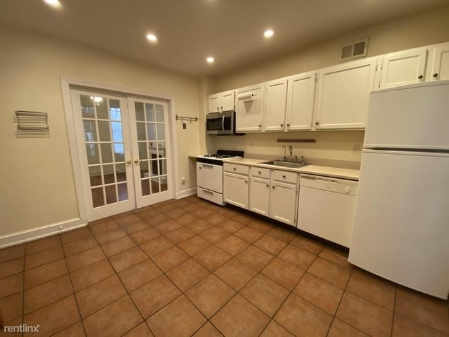 Building Photo - 2 br, 2 bath Townhome - 1740 Webster St