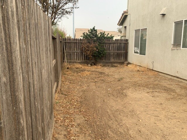 Building Photo - 360 Jasmine Ln