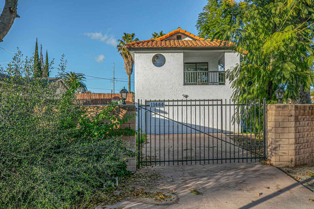 Foto principal - 11444 Odessa Ave