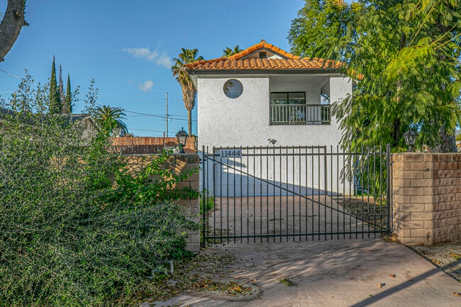 Building Photo - 11444 Odessa Ave