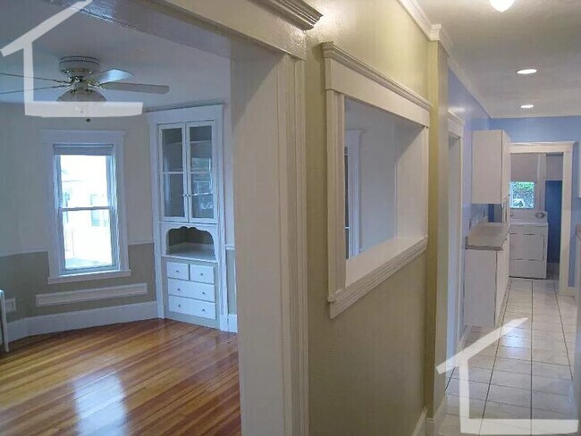 Building Photo - Brighton 3 Bed Available now