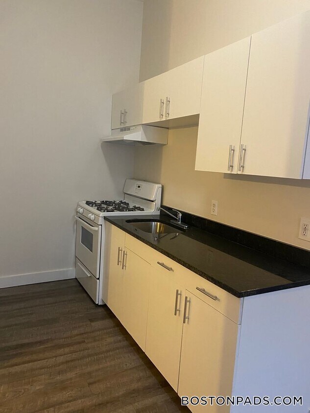 Foto principal - 655 Middle St