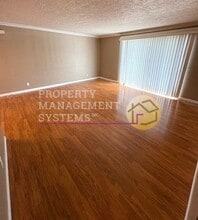 Building Photo - 881 E Maple Vw Dr