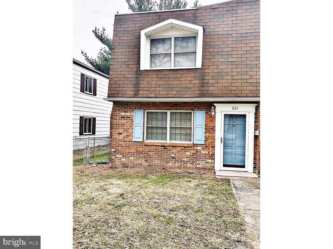 Primary Photo - 321 N Governors Ave