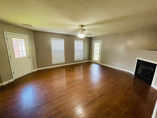 Foto del edificio - 3BD/2BA FOR RENT