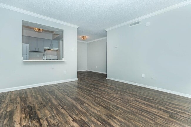 Building Photo - 3001 Hillcroft St