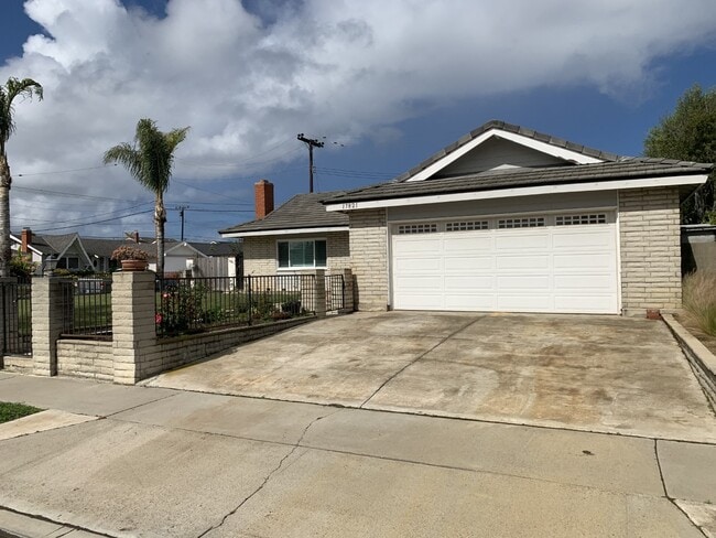 Building Photo - 17821 Wrightwood Ln