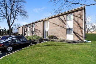 Building Photo - 25 Kings Ct