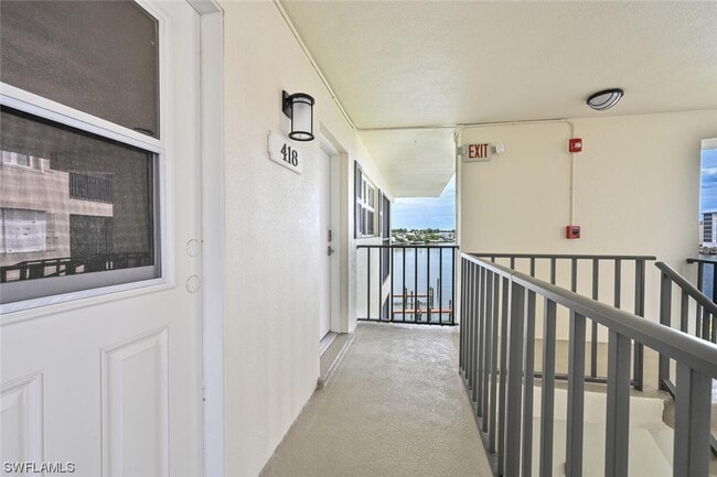 Building Photo - 222 Harbour Dr