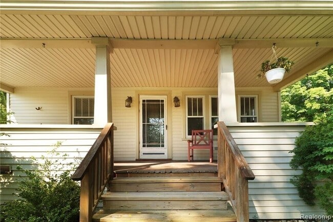 Building Photo - 15119 Northville Rd
