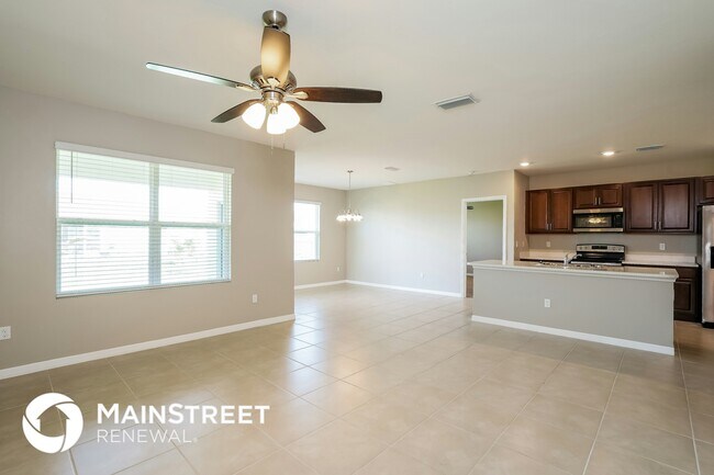 Building Photo - 1822 NE 4th Pl