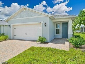 Building Photo - 42218 Edgewater Dr