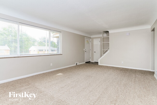 Foto del edificio - 2741 Jonrose Ave