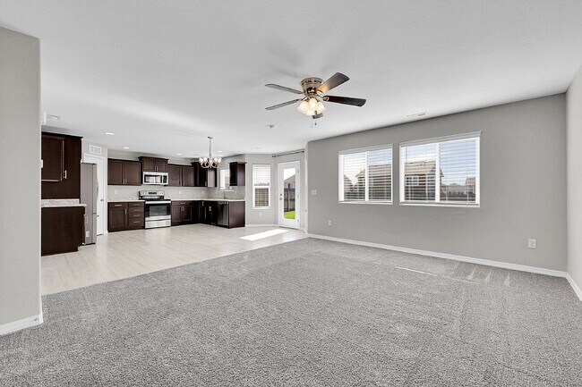 Foto del edificio - $2,350.00, 3 bed, 2.5 bath located in Peyt...