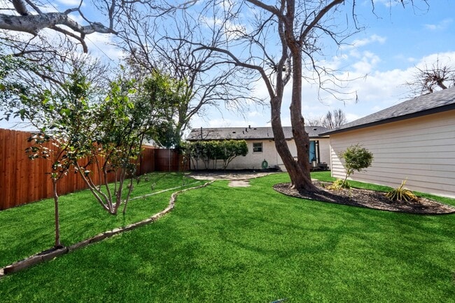Building Photo - 434 Marilu St
