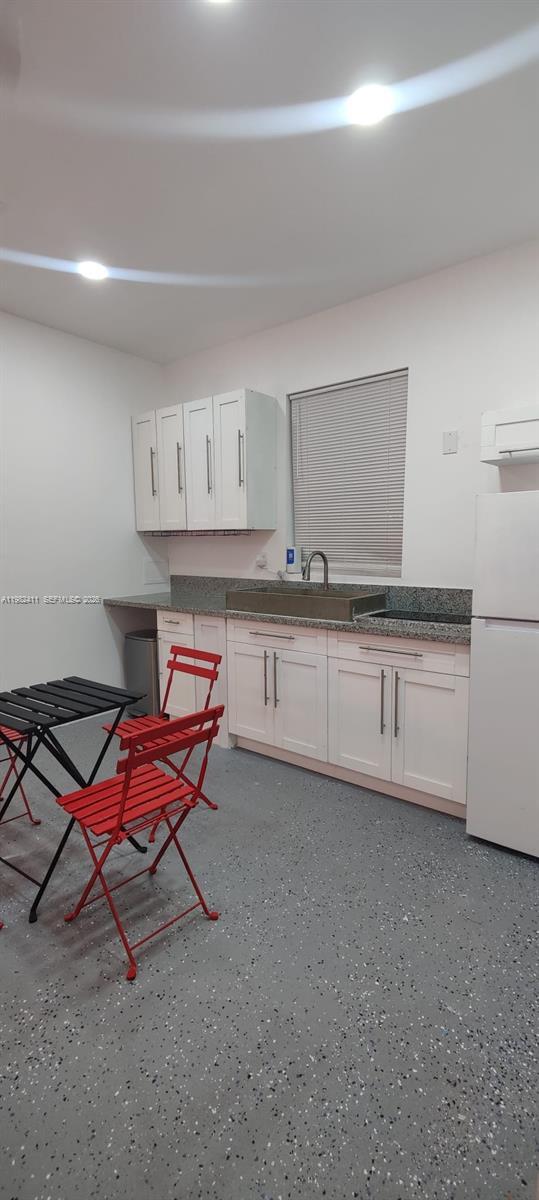 Foto del edificio - 590 NW 131st St