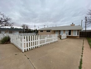 Building Photo - 2910 Ute Ave
