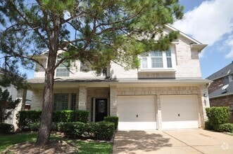 Building Photo - 2222 Drake Falls Dr