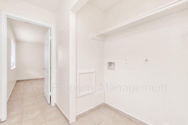 Building Photo - 6021 Bonn Echo Ln