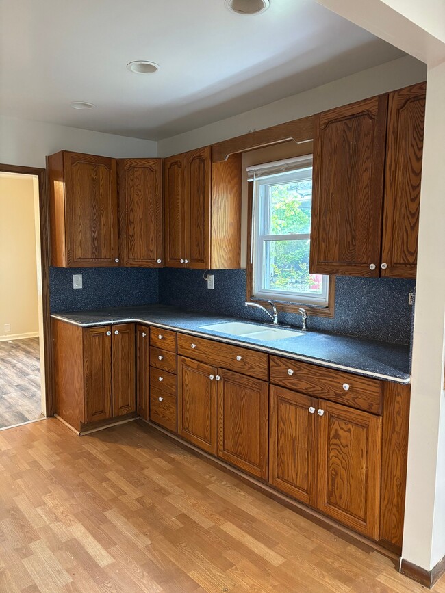 Building Photo - 622 McKeighan Ave