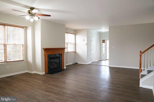 Foto del edificio - 30 Steeplechase Cir