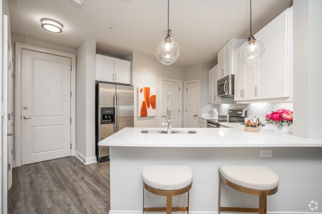 Tuxedo - Kitchen - 92 West Paces