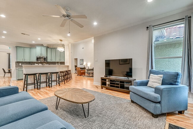 Building Photo - 4224 Las Brisas Dr