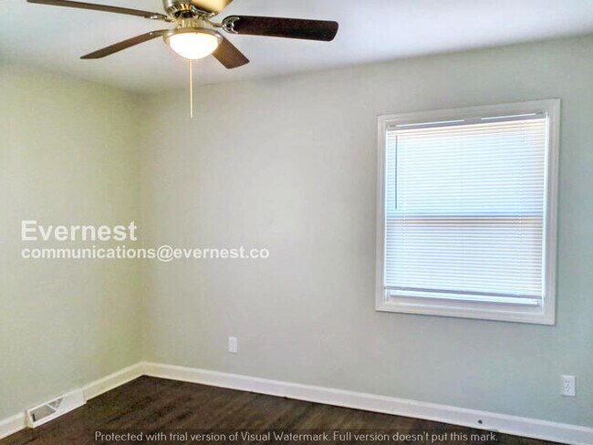 Foto del edificio - 4 Bed/1.5 Bath Home with Off-Street Parking / Pet-Friendly / Vouchers Accepted / Available Now!