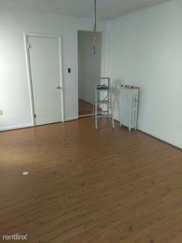 Building Photo - 907 Buttonwood St