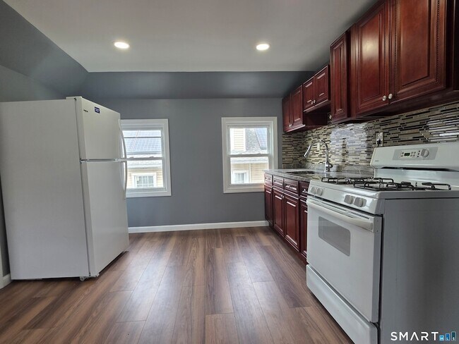 Foto del edificio - 68-70 Westfield Avenue Unit