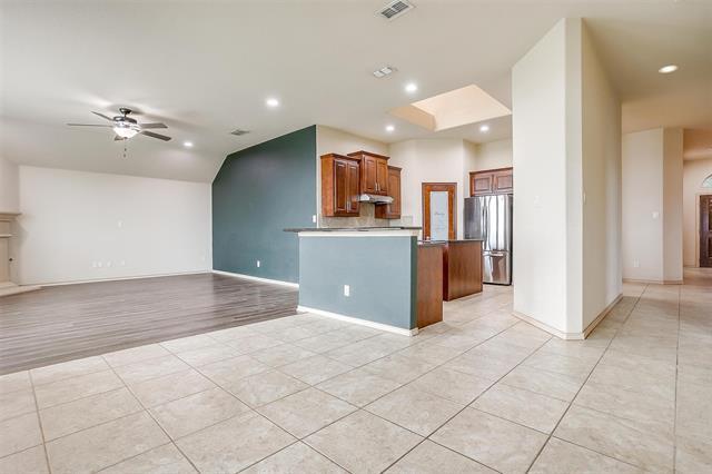 Foto del edificio - 9617 Cypress Lake Dr