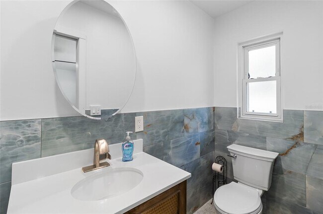 Foto del edificio - 3700 Whiting Dr SE